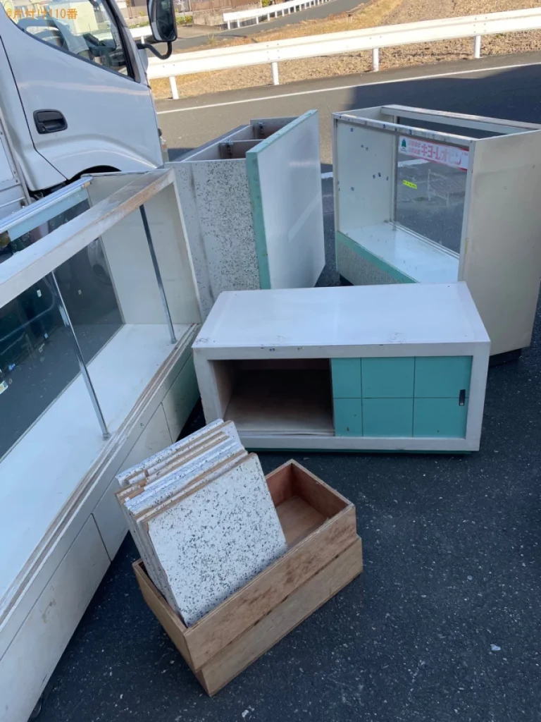 【浜松市中区】エアコン、陳列什器、冷蔵庫、折り畳み椅子等の回収