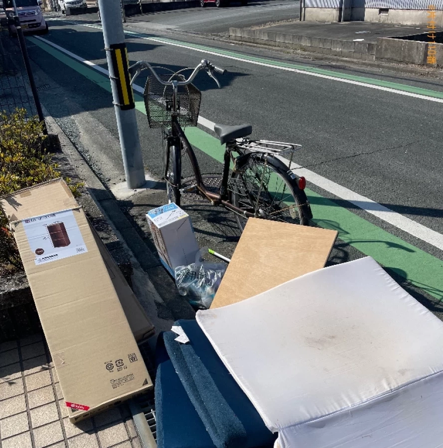 【浜松市中区】ウレタンマットレス、カラーボックス、自転車等の回収